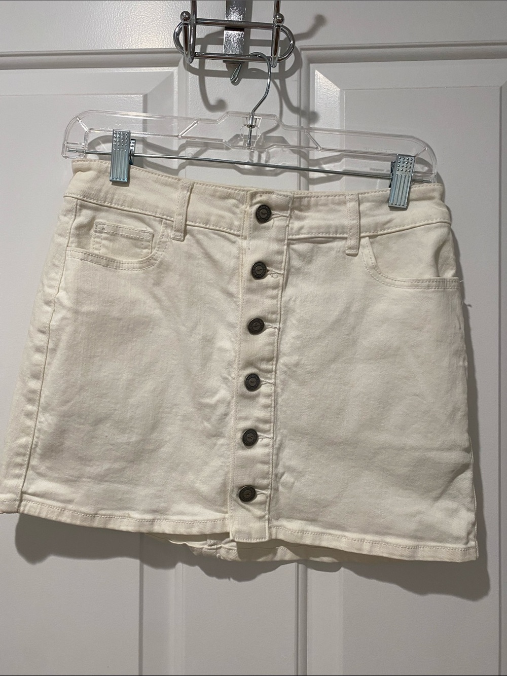Hollister Classic Button-Front white Denim Mini Skirt